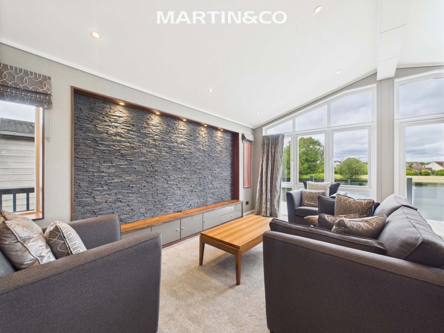 Thames Retreat, Staines-upon-Thames
