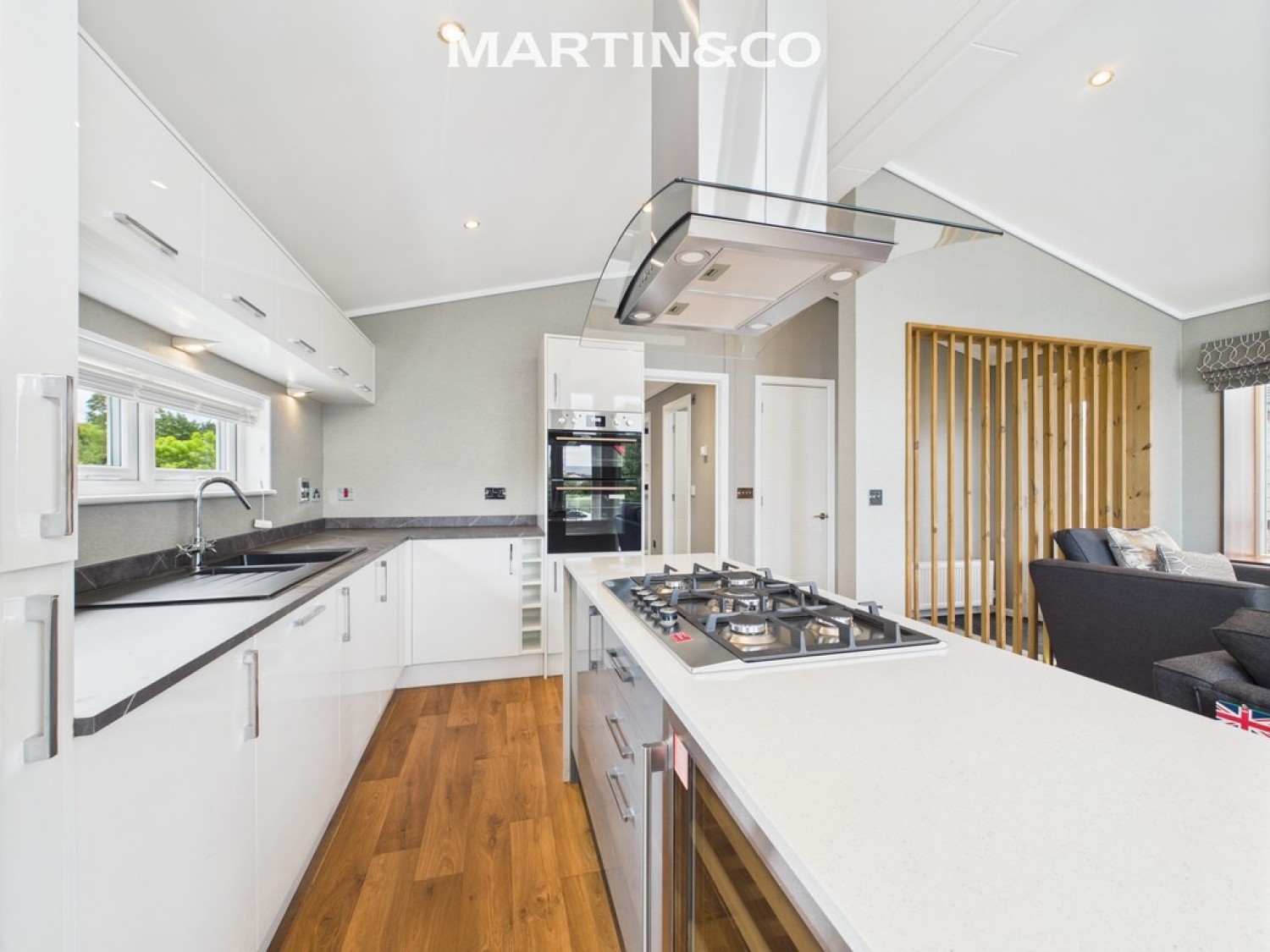 Thames Retreat, Staines-upon-Thames