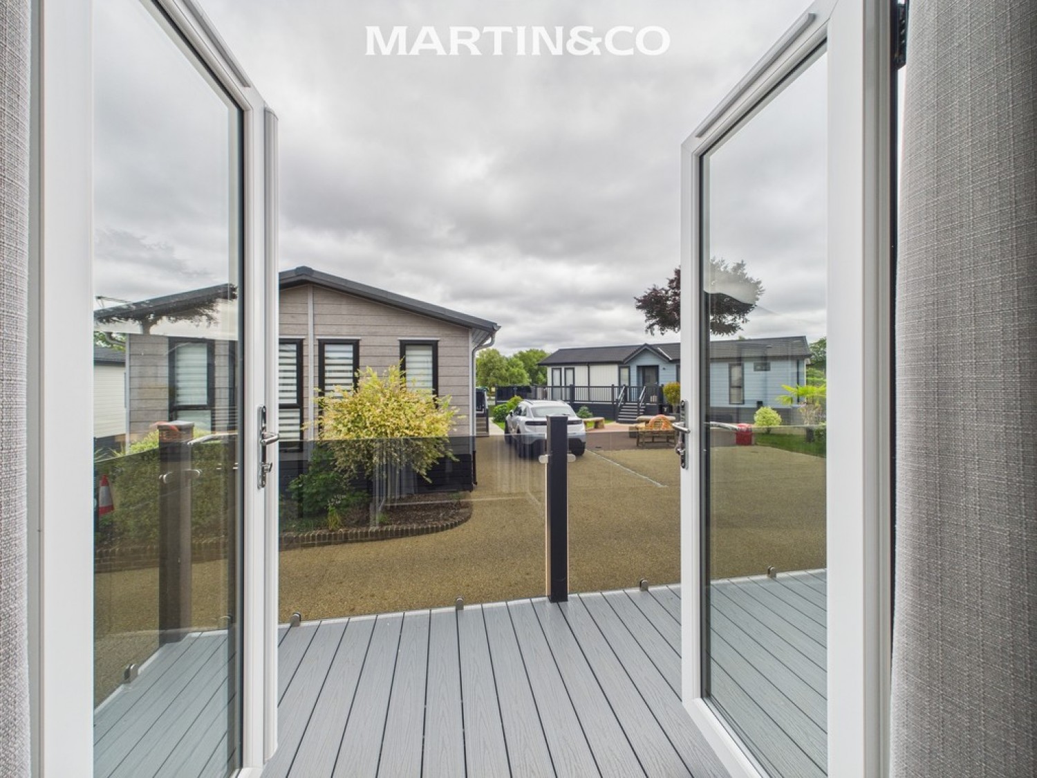 2 bedroom Bungalow in Thames Retreat, Chertsey Lane