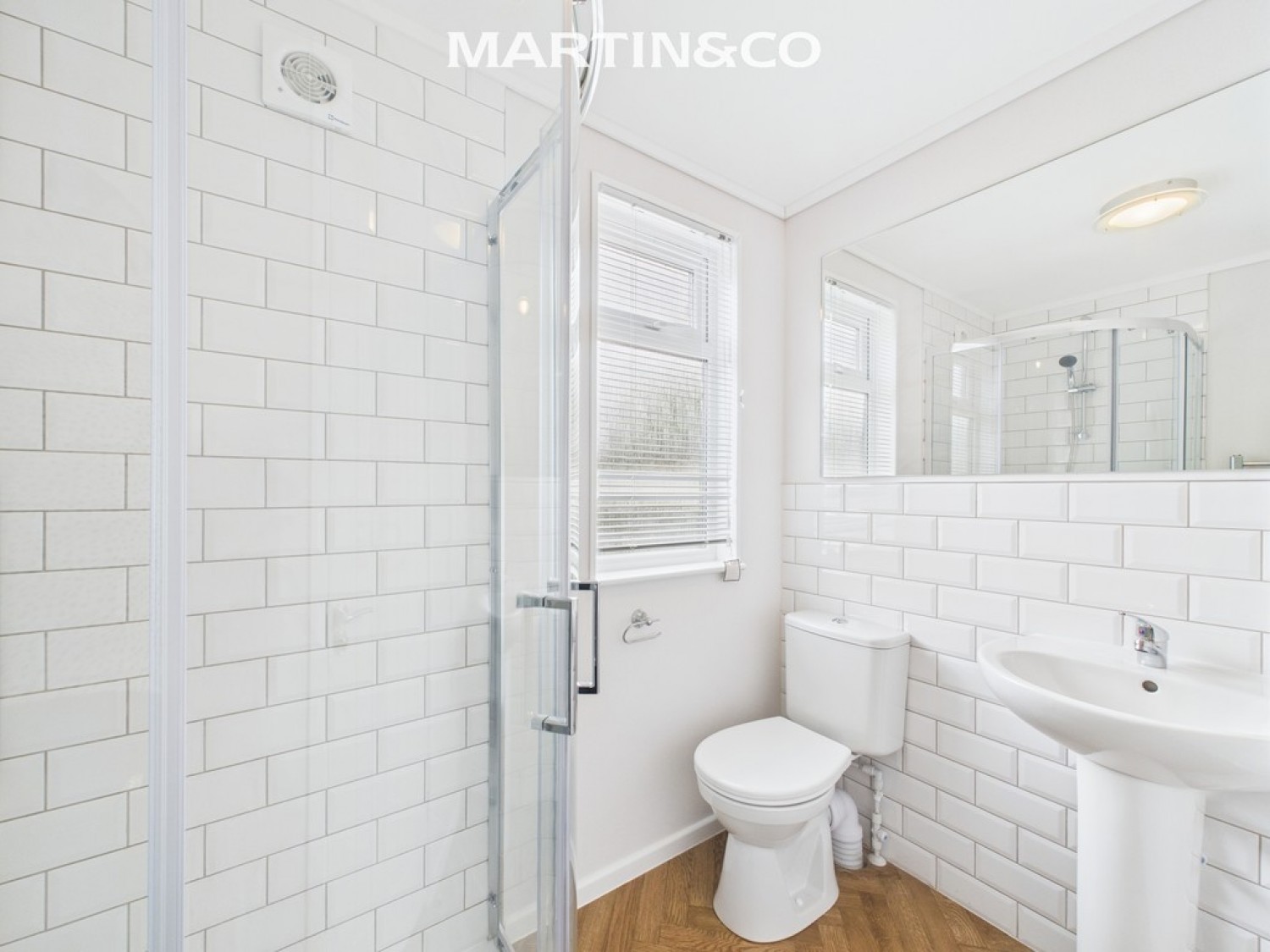 2 bedroom Bungalow in Thames Retreat, Chertsey Lane