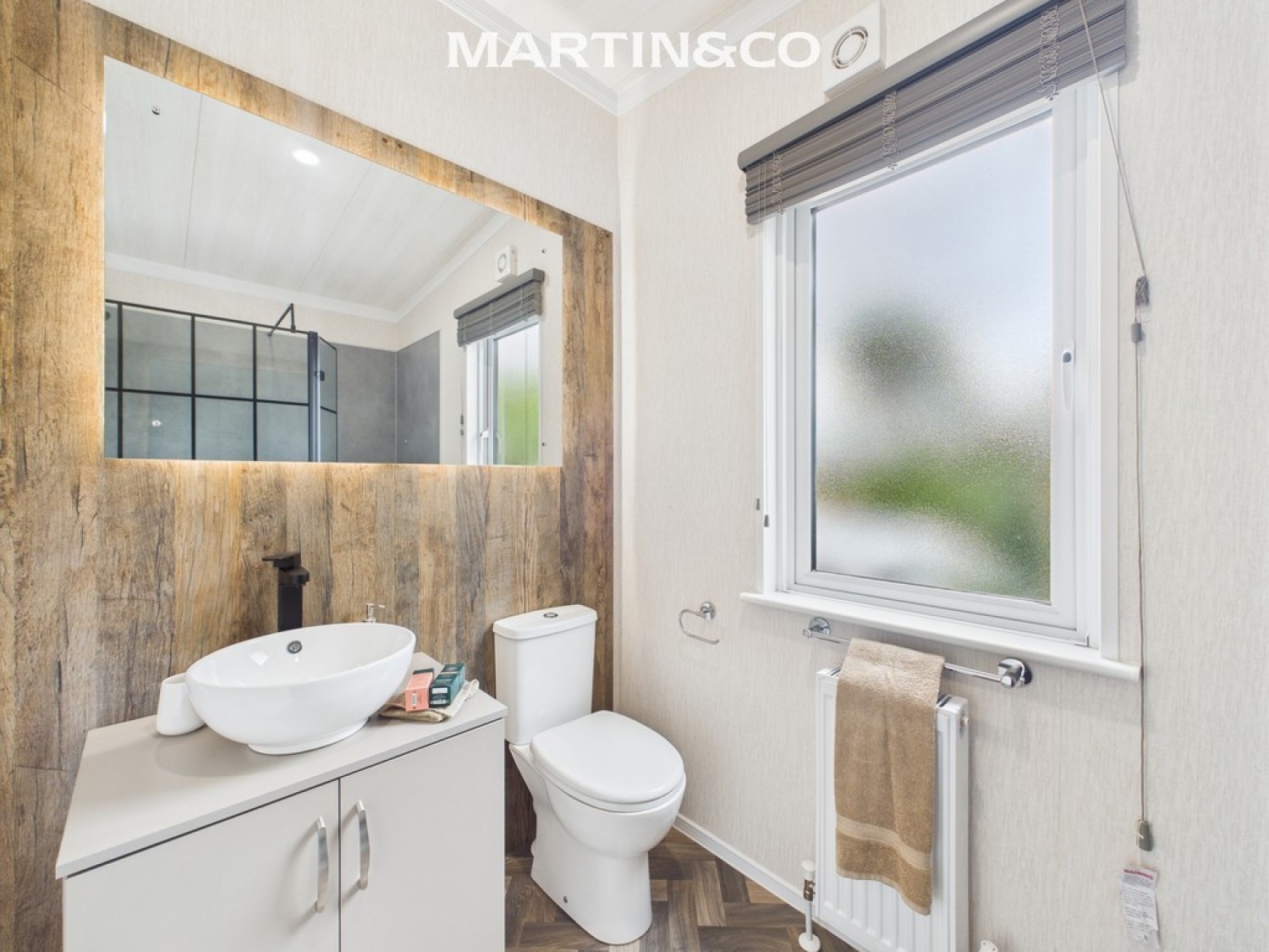 Thames Retreat, Chertsey Lane