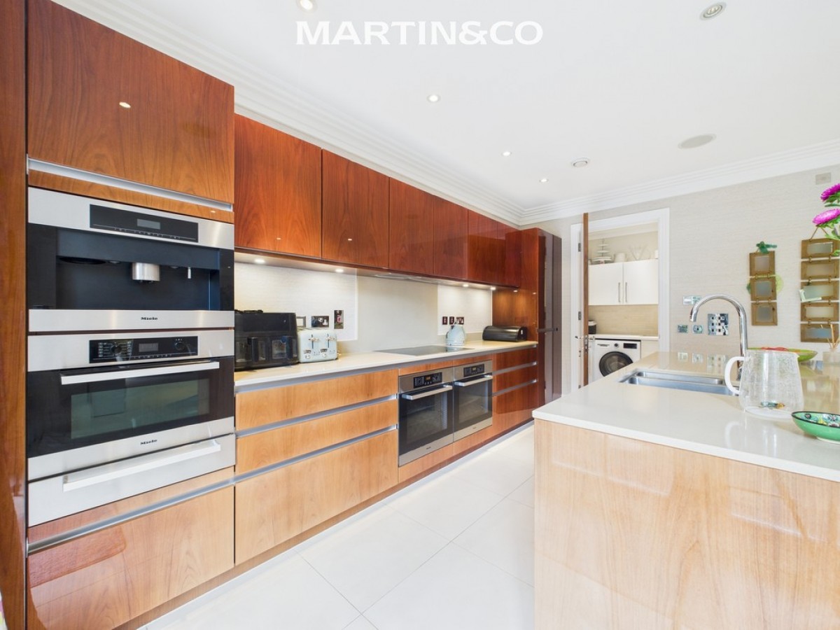 Queens Hill, Ascot