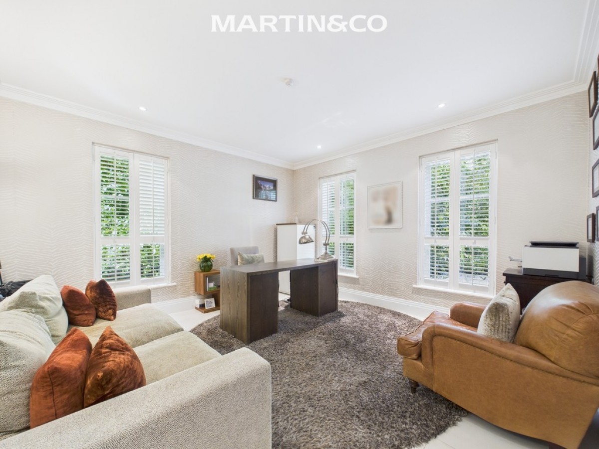 Queens Hill, Ascot
