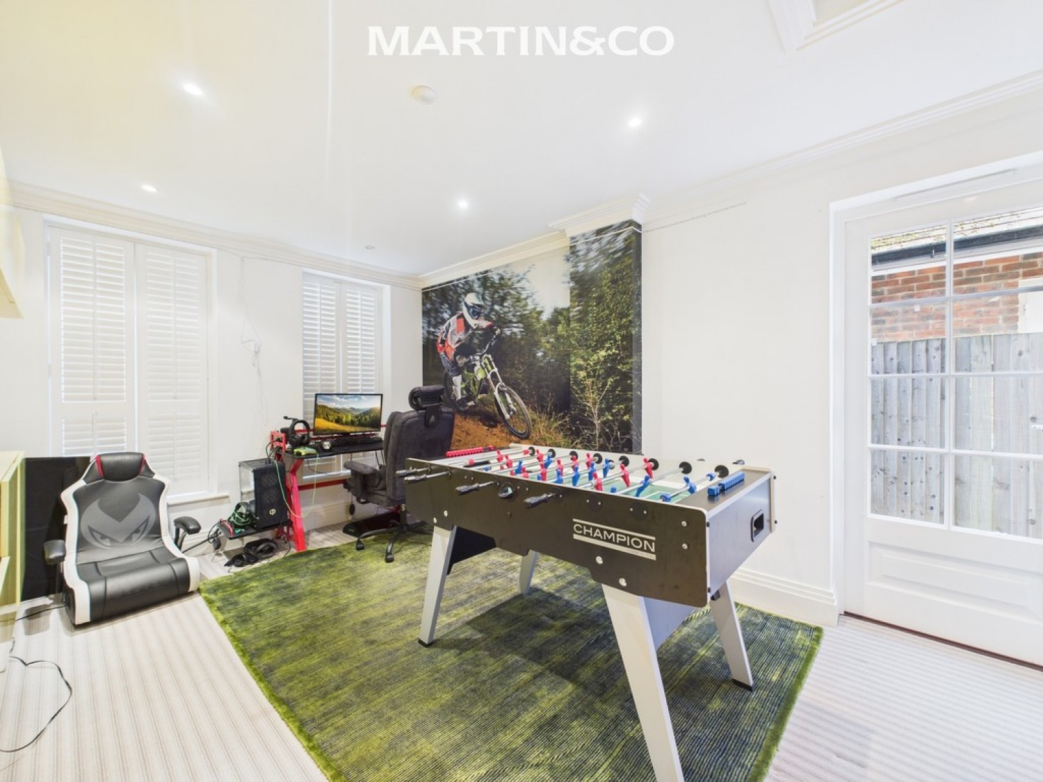 Queens Hill, Ascot