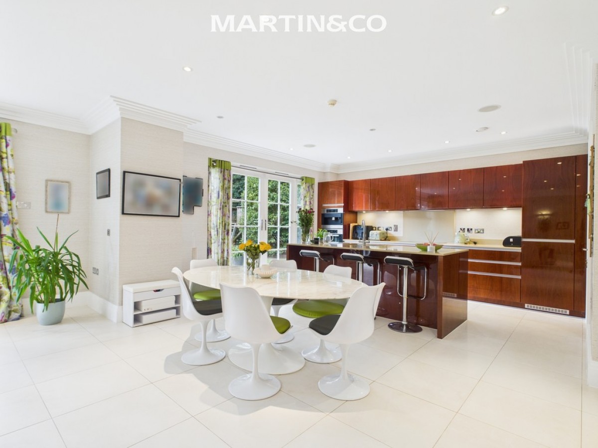 Queens Hill, Ascot