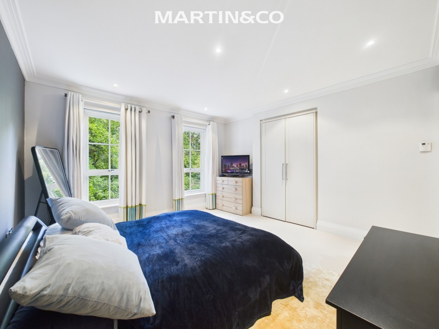 Queens Hill, Ascot