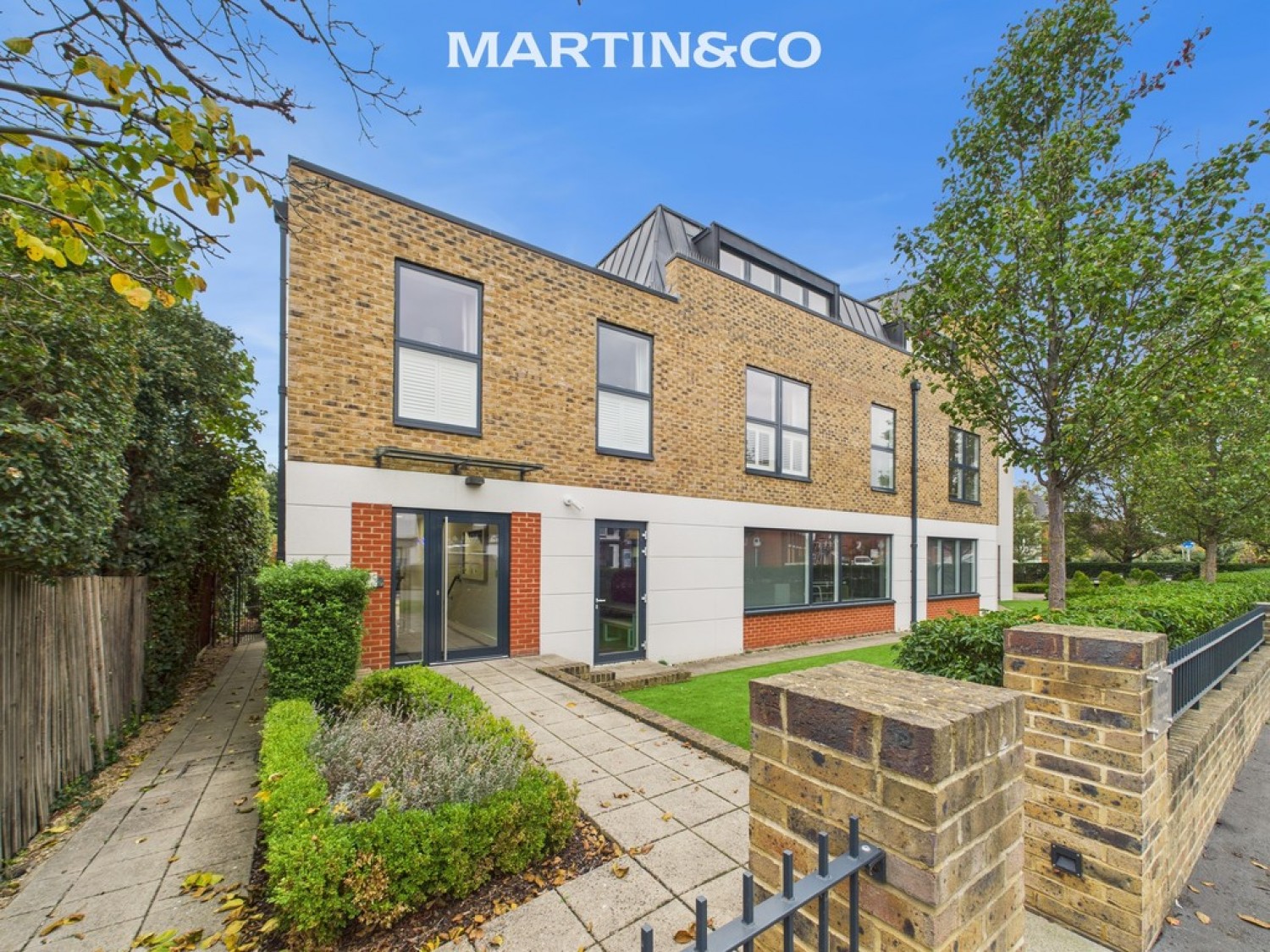 2 bedroom Flat for Sale High Street, Egham