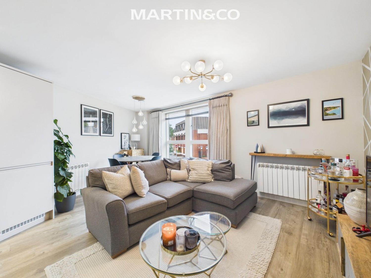 2 bedroom Flat for Sale High Street, Egham