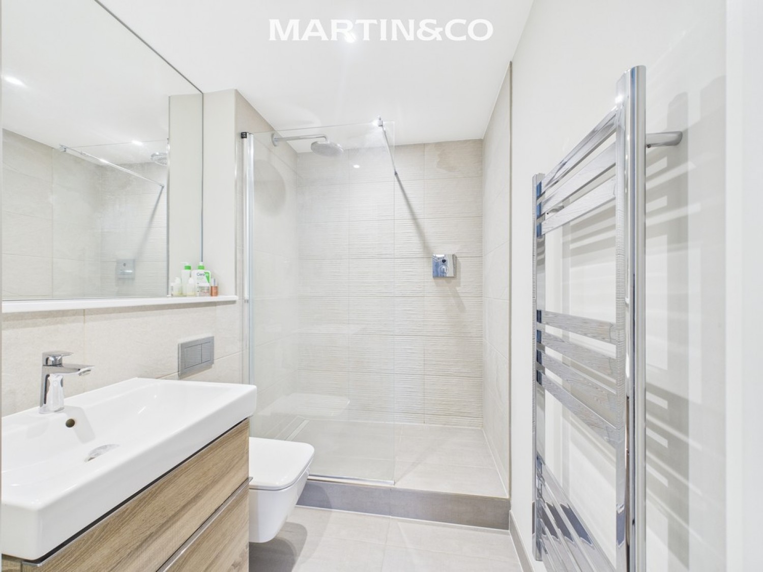 2 bedroom Flat for Sale High Street, Egham