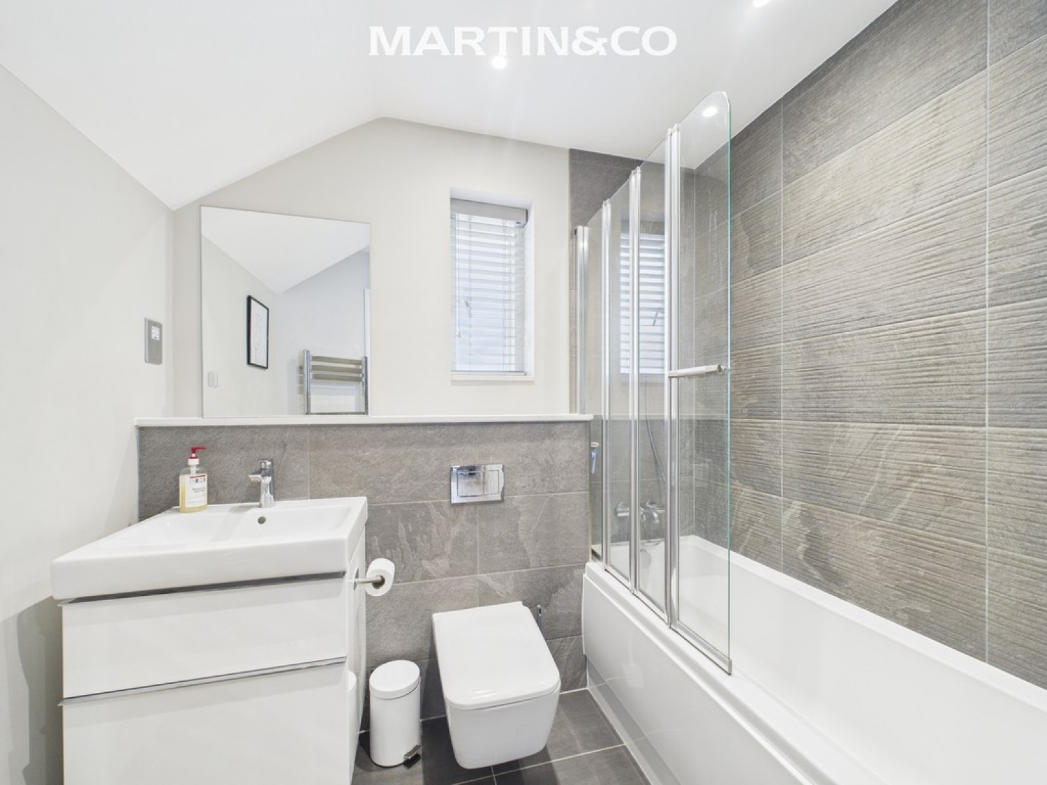 2 bedroom Flat for Sale High Street, Egham