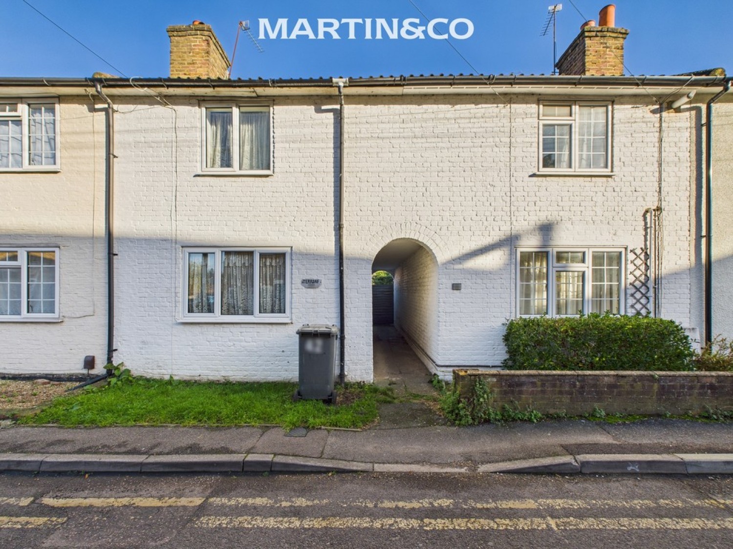 2 bedroom House for Sale North Street, Egham