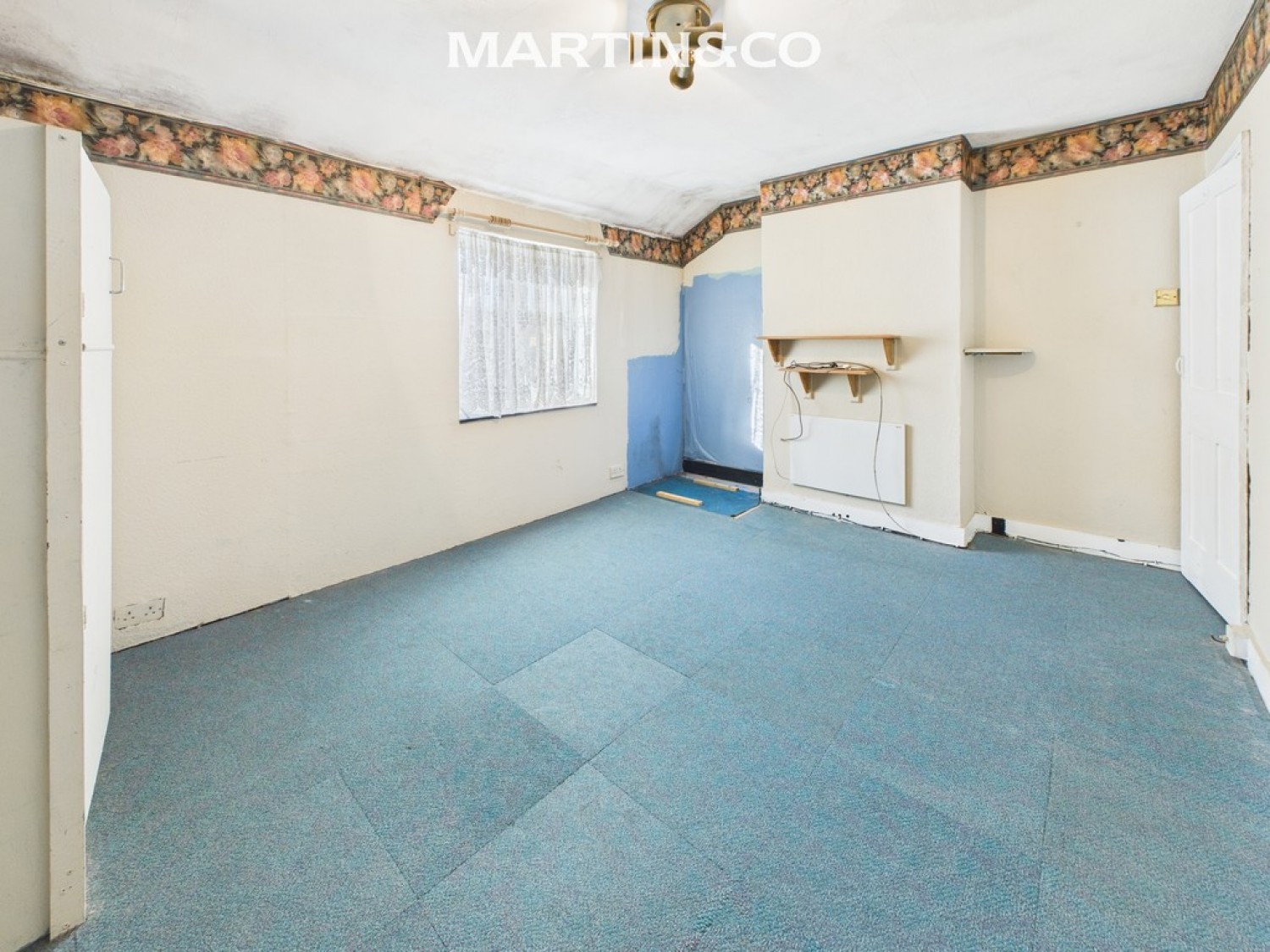 2 bedroom House for Sale North Street, Egham