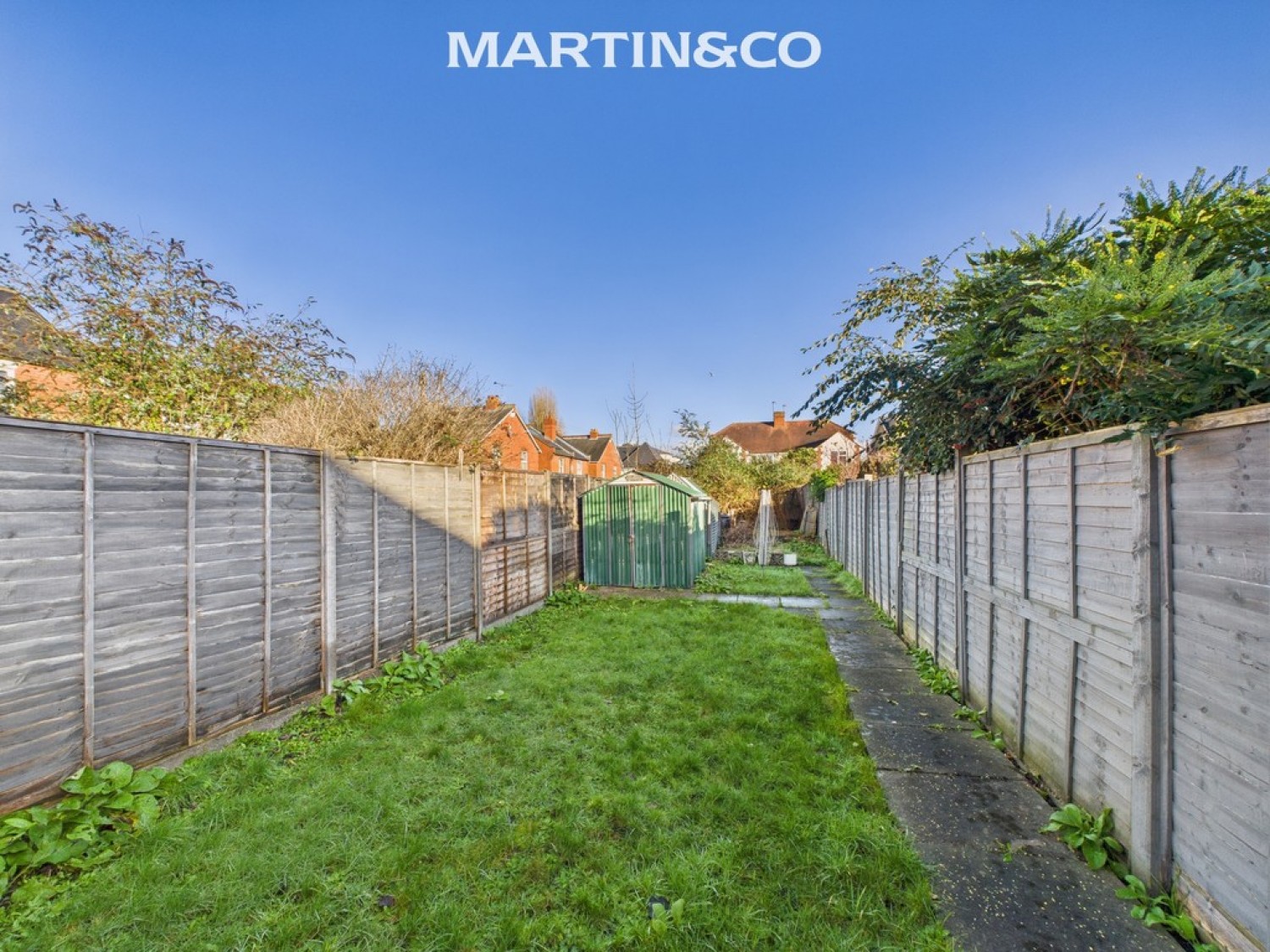 2 bedroom House for Sale North Street, Egham