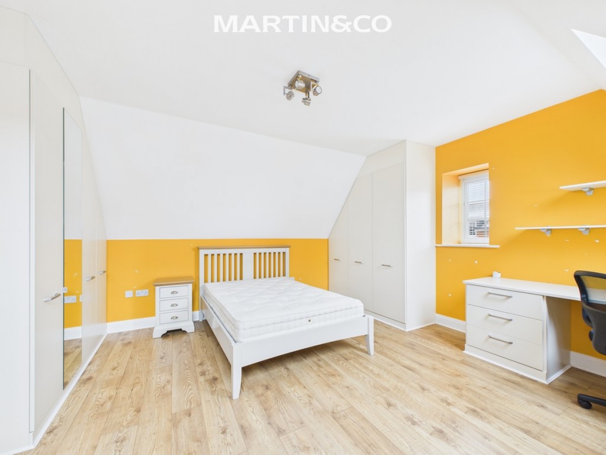 Brackendale Close, Englefield Green