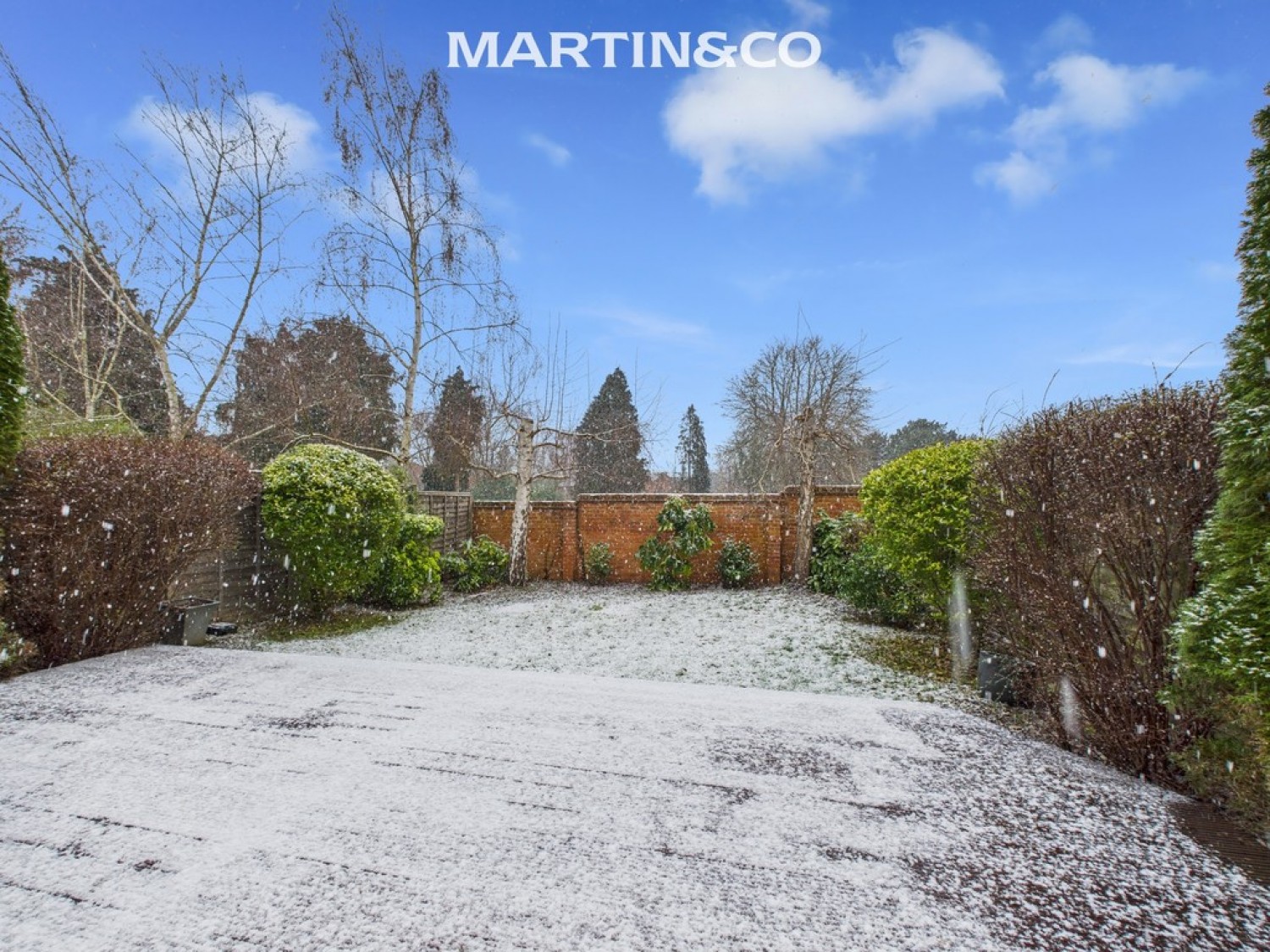 Brackendale Close, Englefield Green