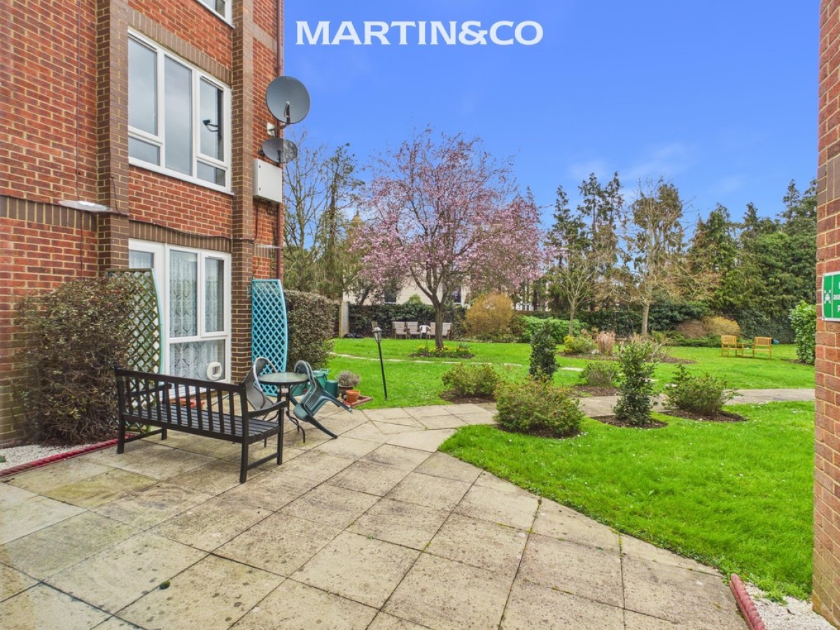 Manor Farm Court, Egham