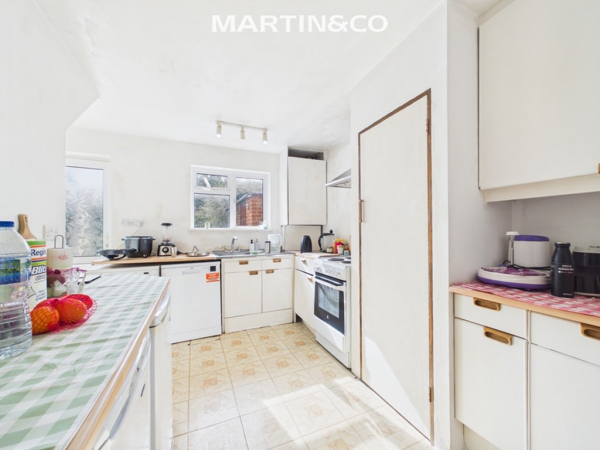 Gloucester Crescent, Staines