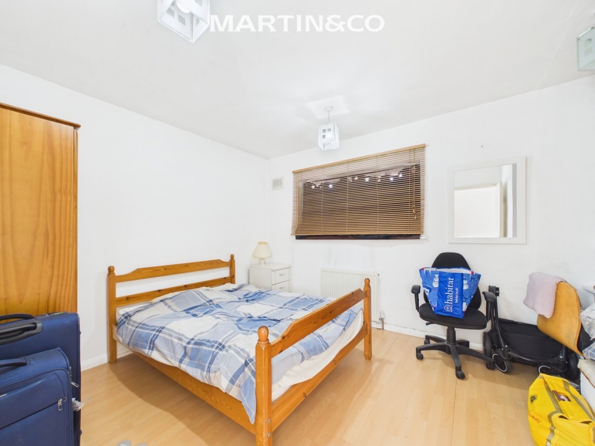 Gloucester Crescent, Staines