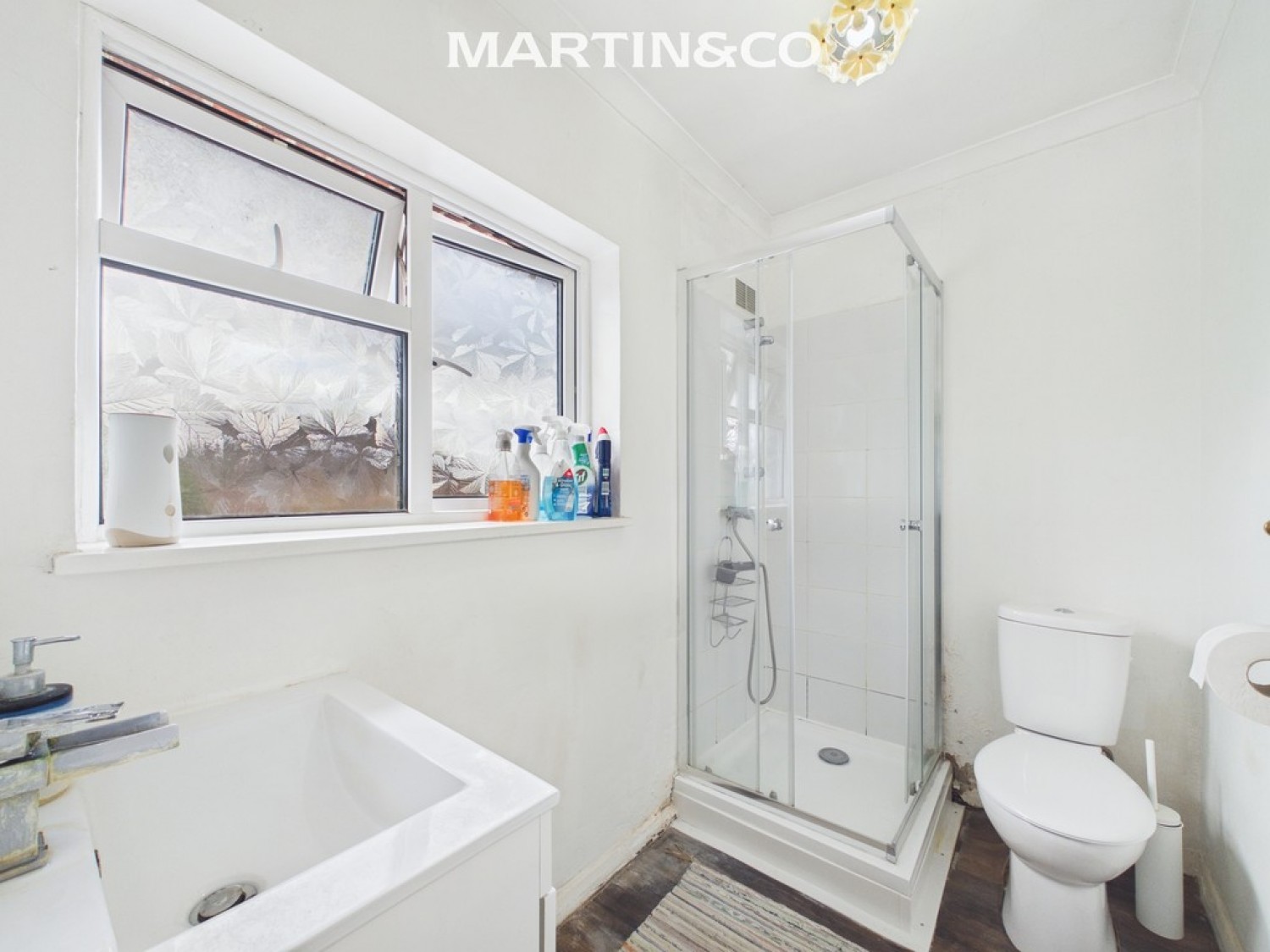 2 bedroom House for Sale Gloucester Crescent, Staines