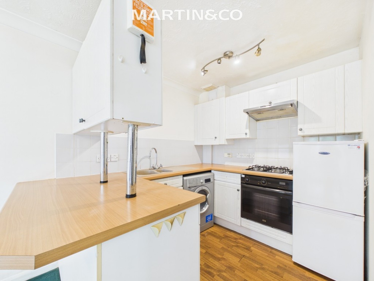 1 bedroom Flat for Sale Kingston Road, Staines