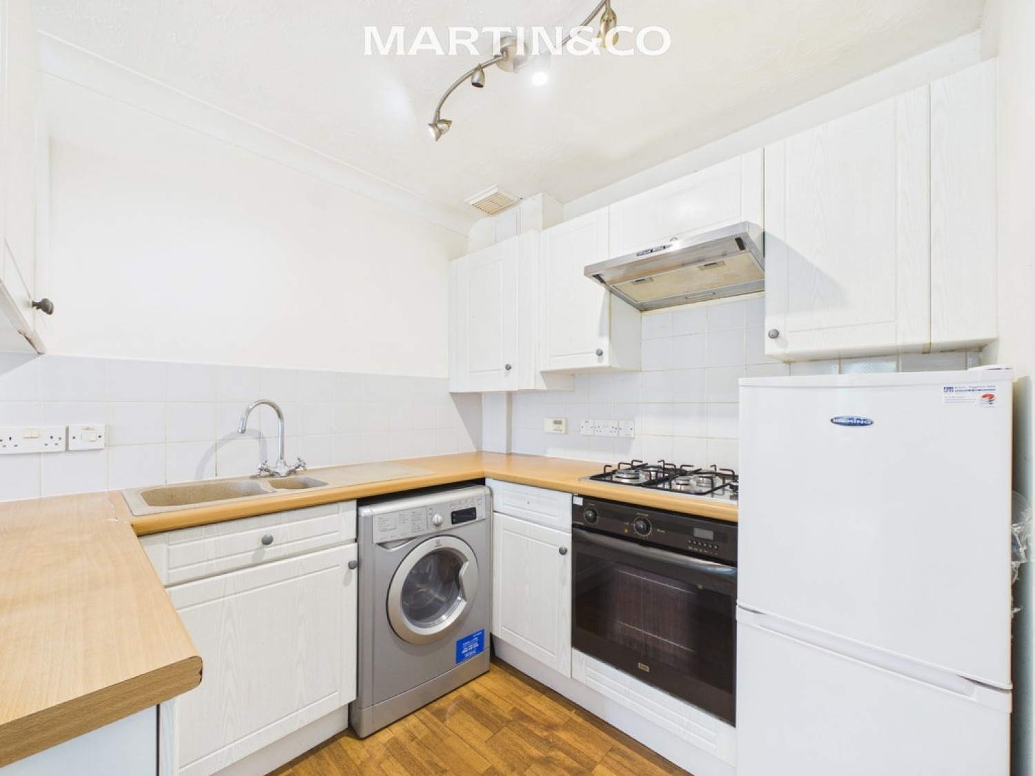 1 bedroom Flat for Sale Kingston Road, Staines