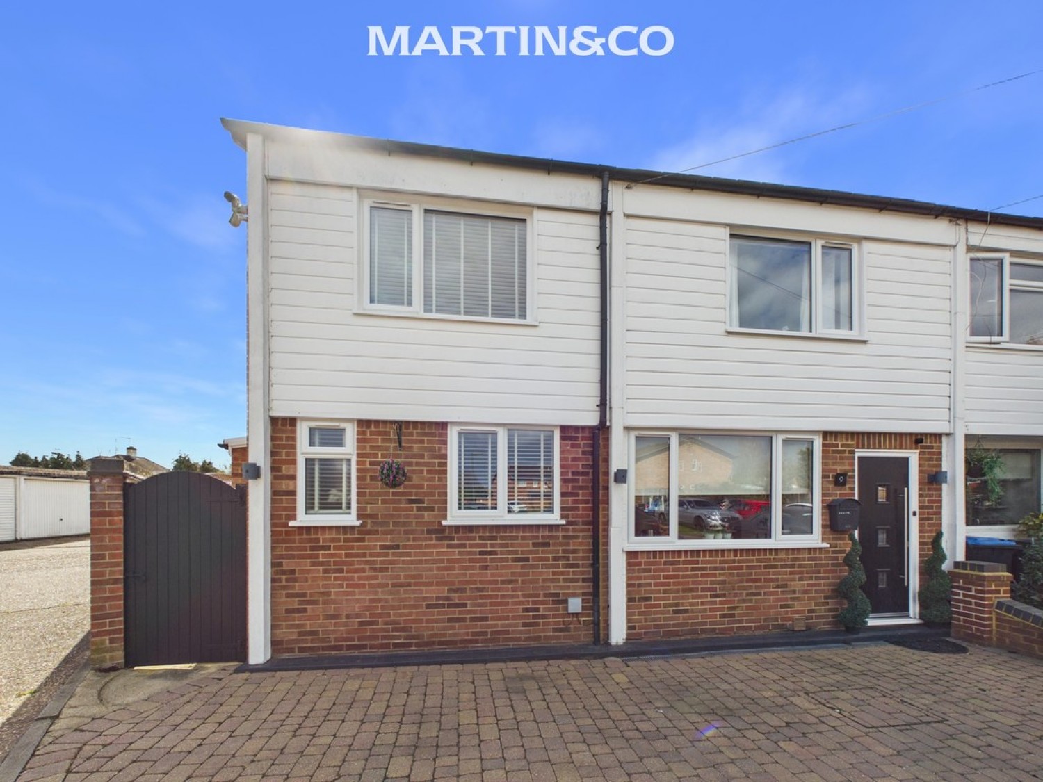 4 bedroom House for Sale Harcourt Close, Egham
