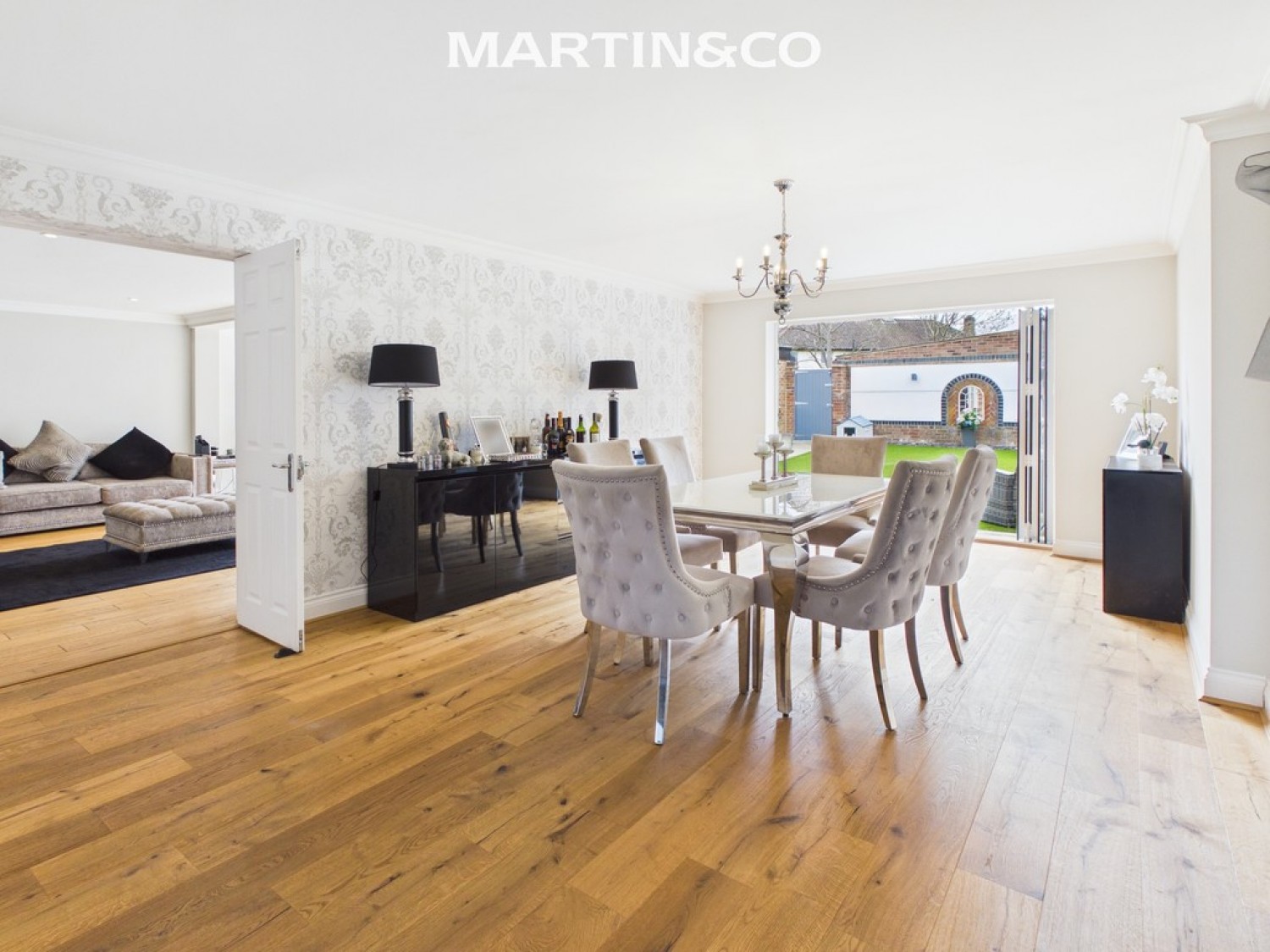 4 bedroom House for Sale Harcourt Close, Egham