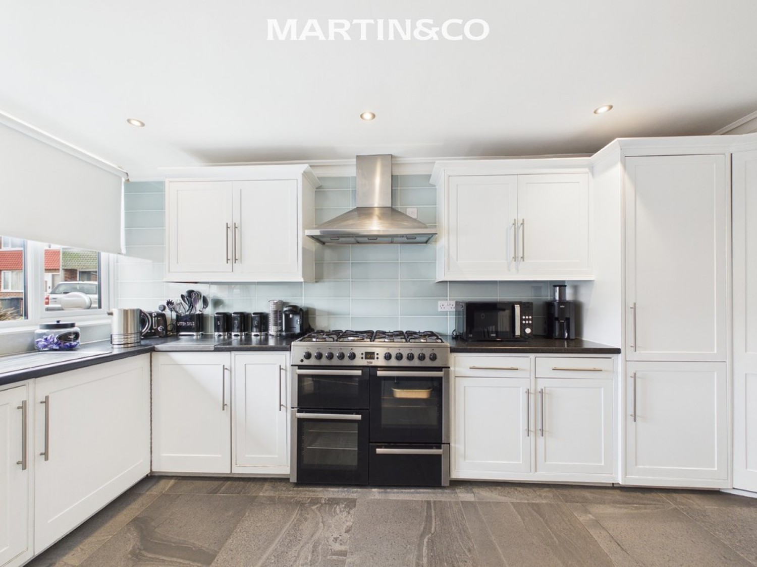 4 bedroom House for Sale Harcourt Close, Egham