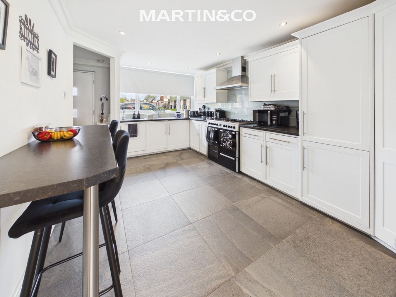 4 bedroom House for Sale Harcourt Close, Egham