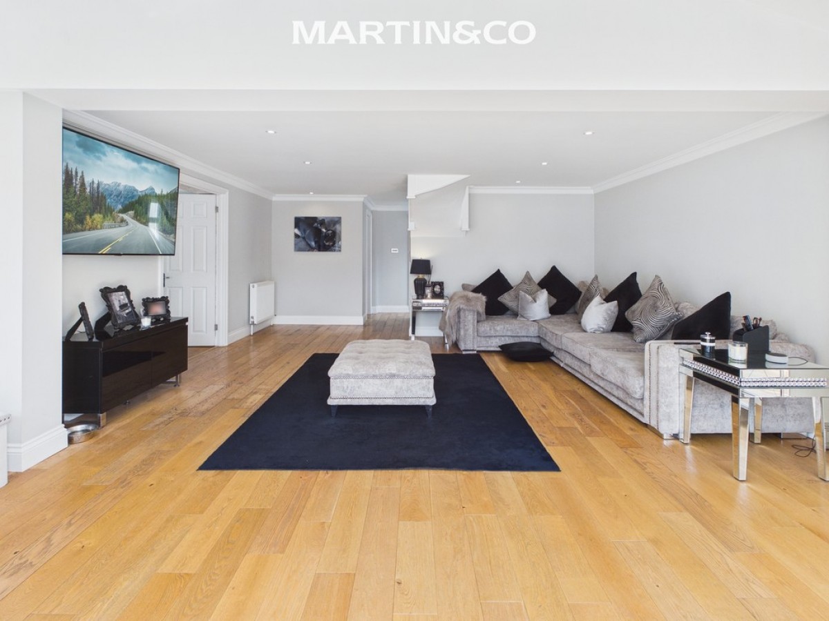 Harcourt Close, Egham