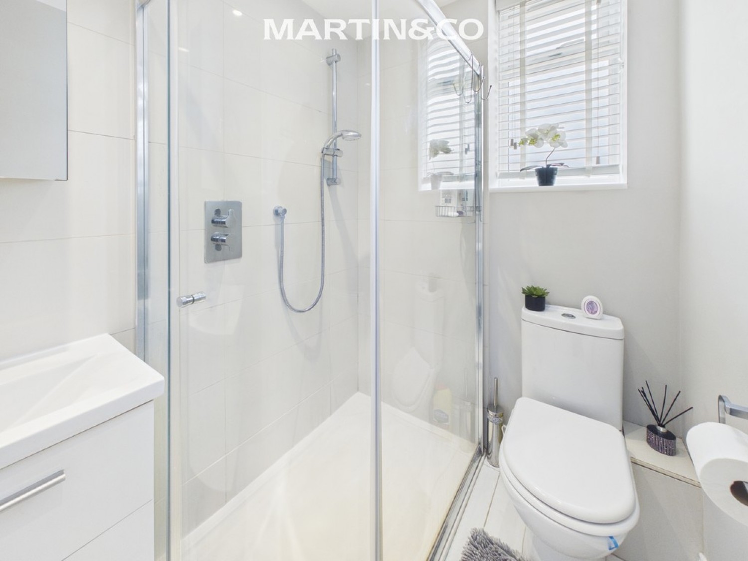 4 bedroom House for Sale Harcourt Close, Egham