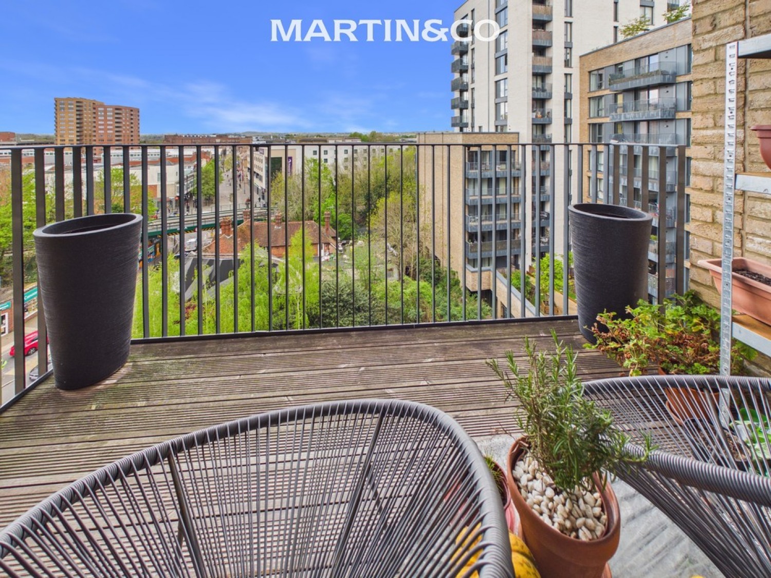 1 bedroom Flat for Letting High Street, Staines-upon-Thames