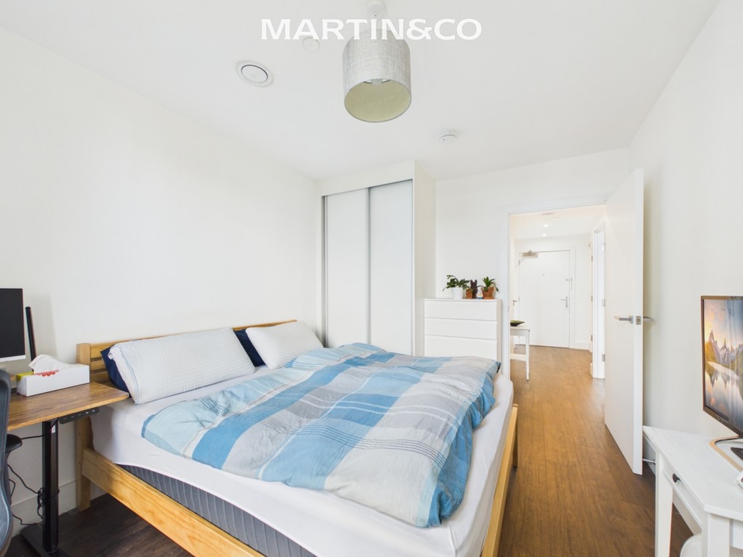 1 bedroom Flat for Letting High Street, Staines-upon-Thames