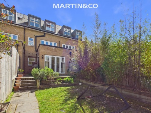 Queenswood Crescent, Englefield Green