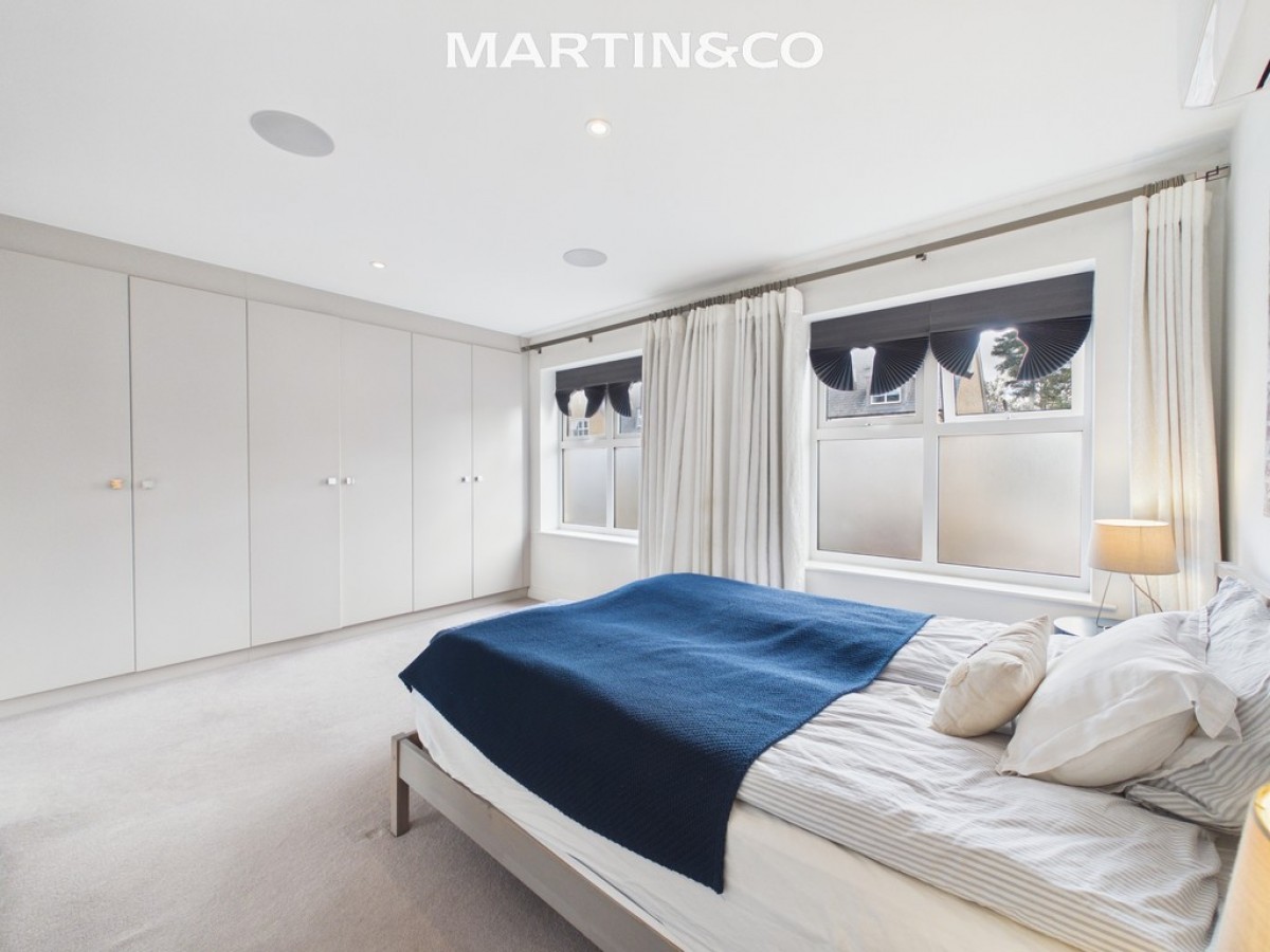 Queenswood Crescent, Englefield Green