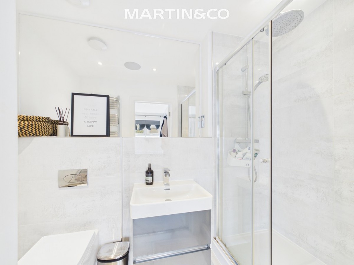 Queenswood Crescent, Englefield Green