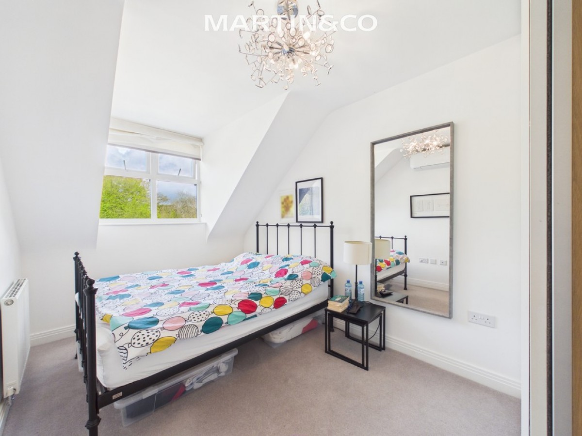 Queenswood Crescent, Englefield Green