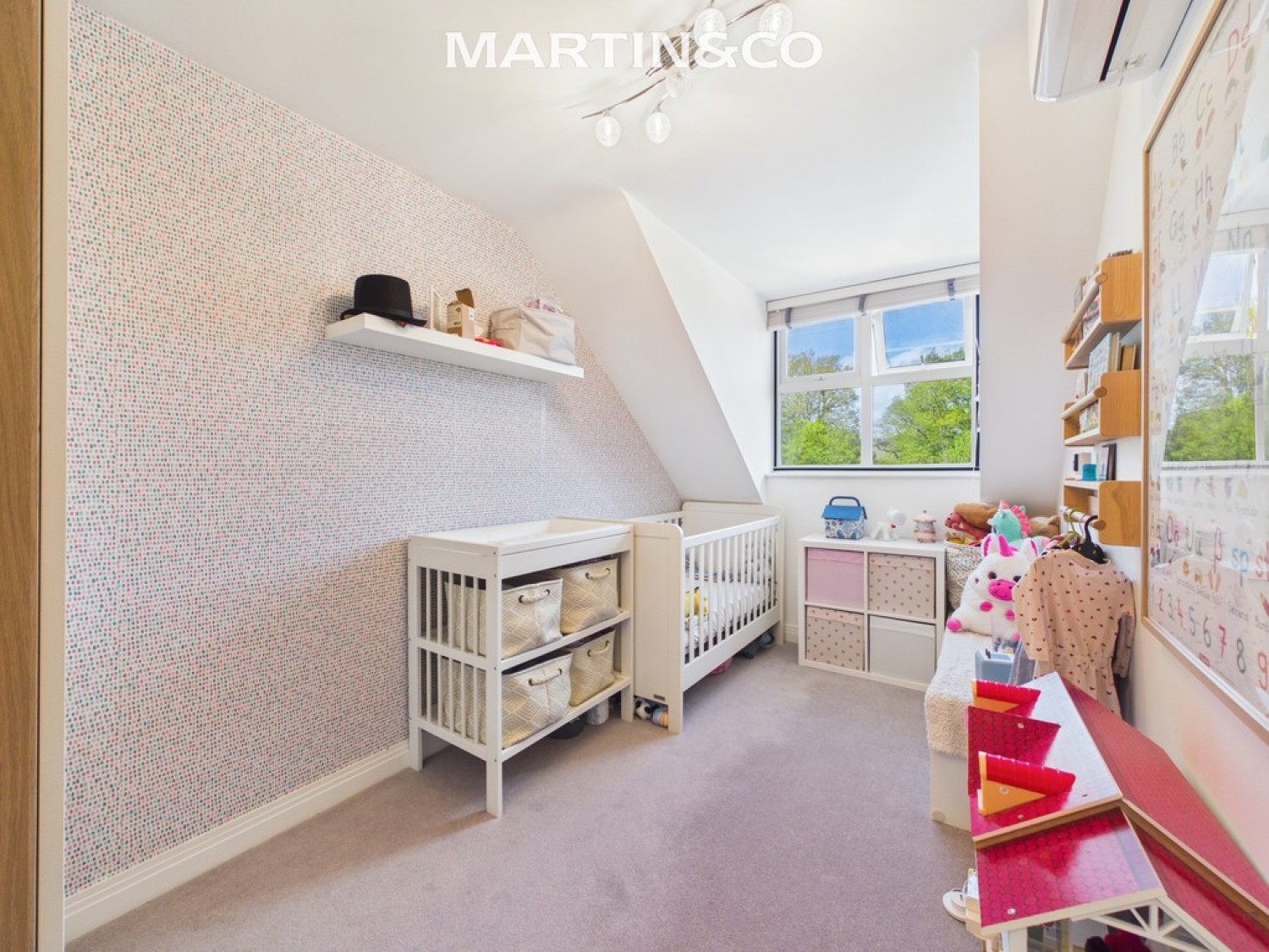 5 bedroom House for Sale Queenswood Crescent, Englefield Green