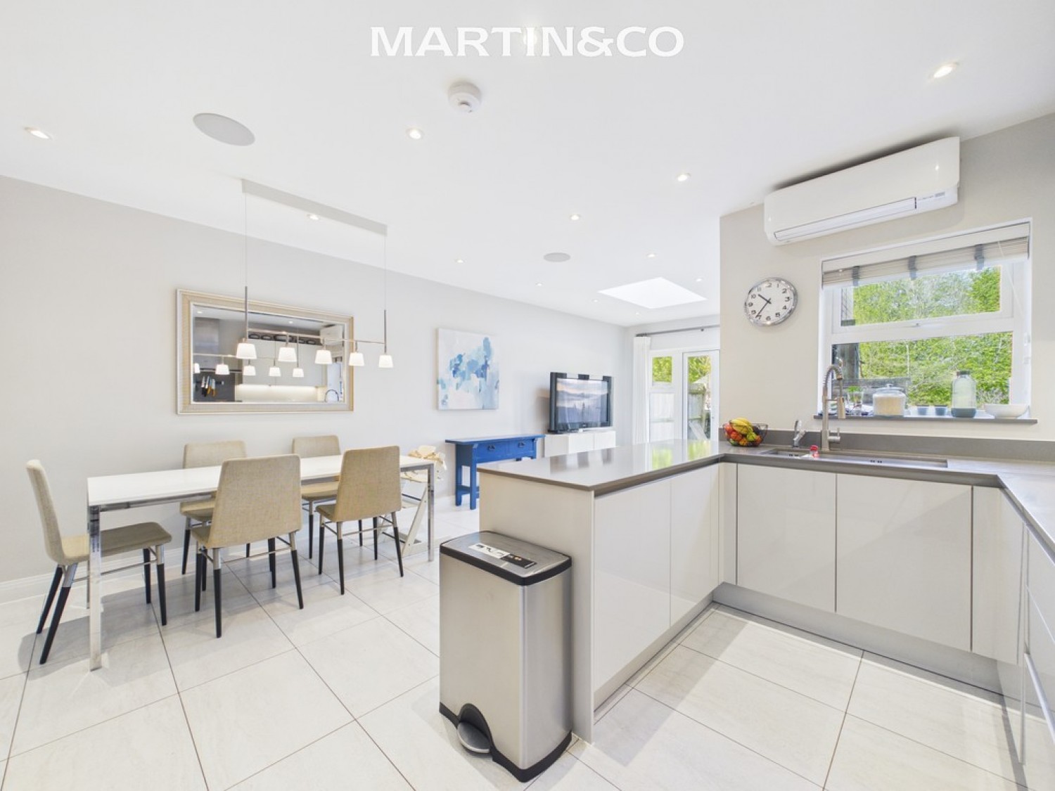 5 bedroom House for Sale Queenswood Crescent, Englefield Green