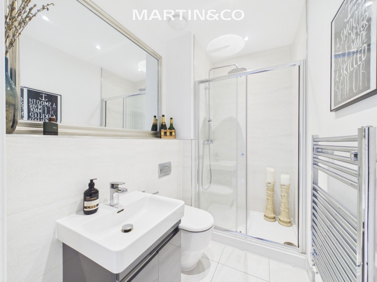 Queenswood Crescent, Englefield Green