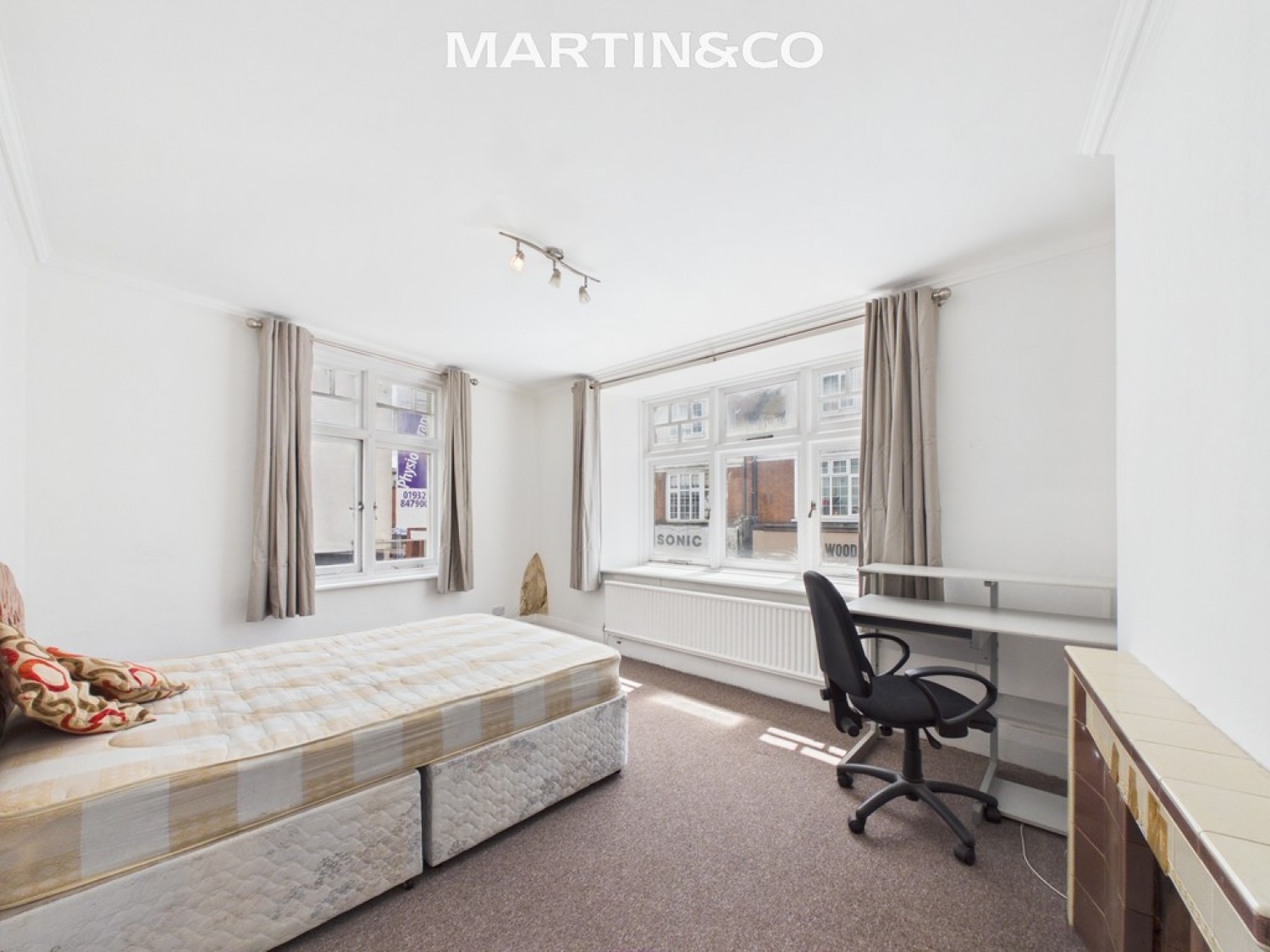 3 bedroom Flat for Letting Church Street, Weybridge