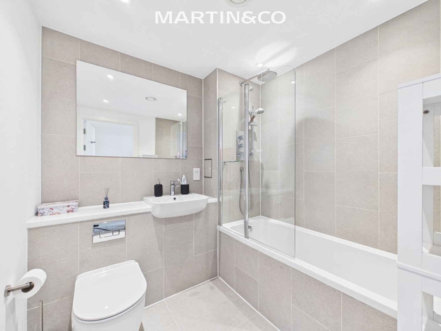 1 bedroom Flat for Sale Station Road North, Egham