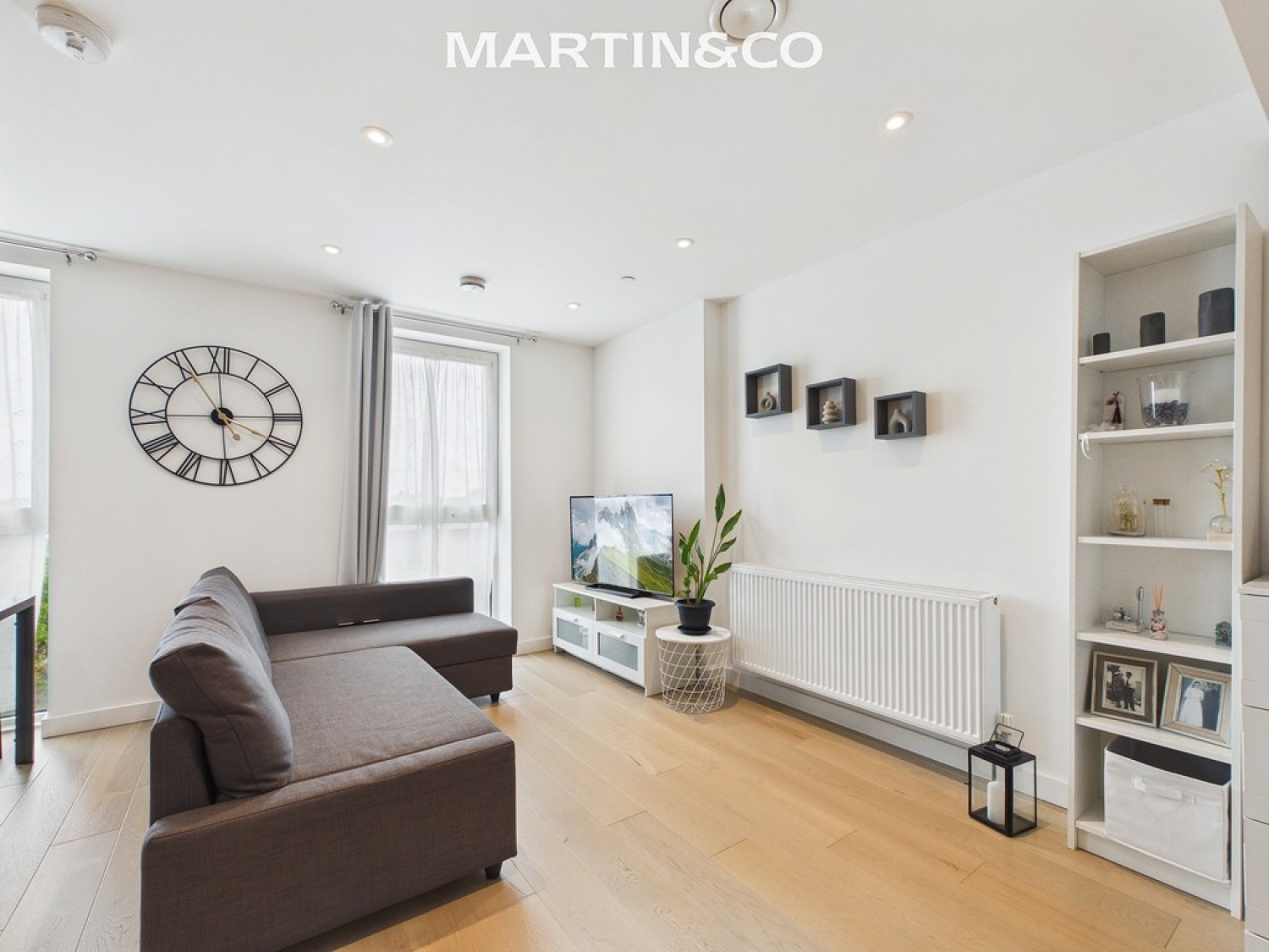 1 bedroom Flat for Sale Station Road North, Egham