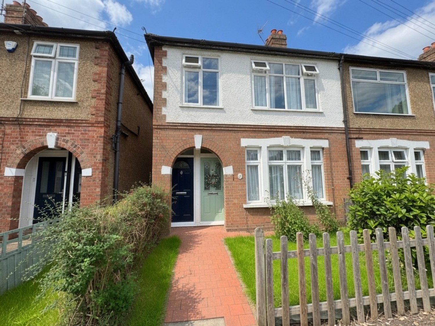2 bedroom Flat for Letting Penton Avenue, Staines-upon-Thames