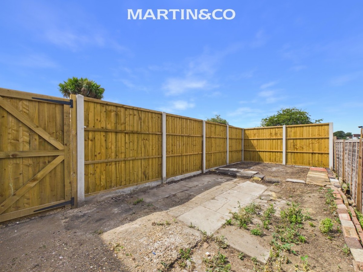 Penton Avenue, Staines-upon-Thames