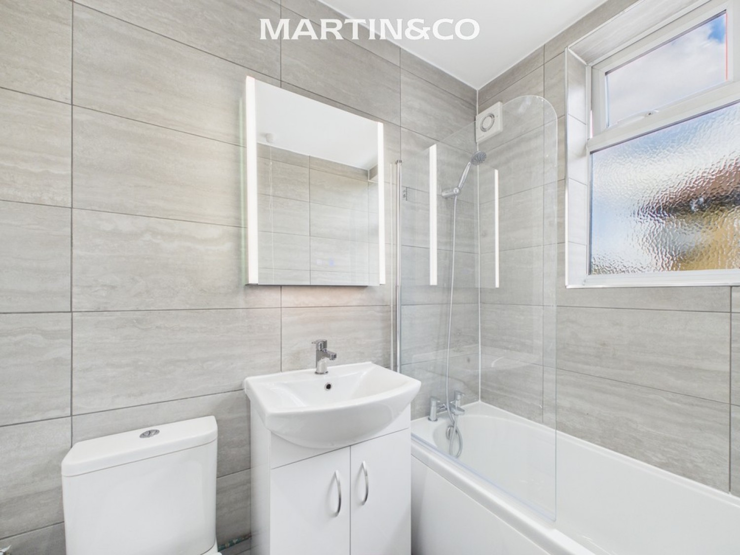 2 bedroom Flat for Letting Penton Avenue, Staines-upon-Thames