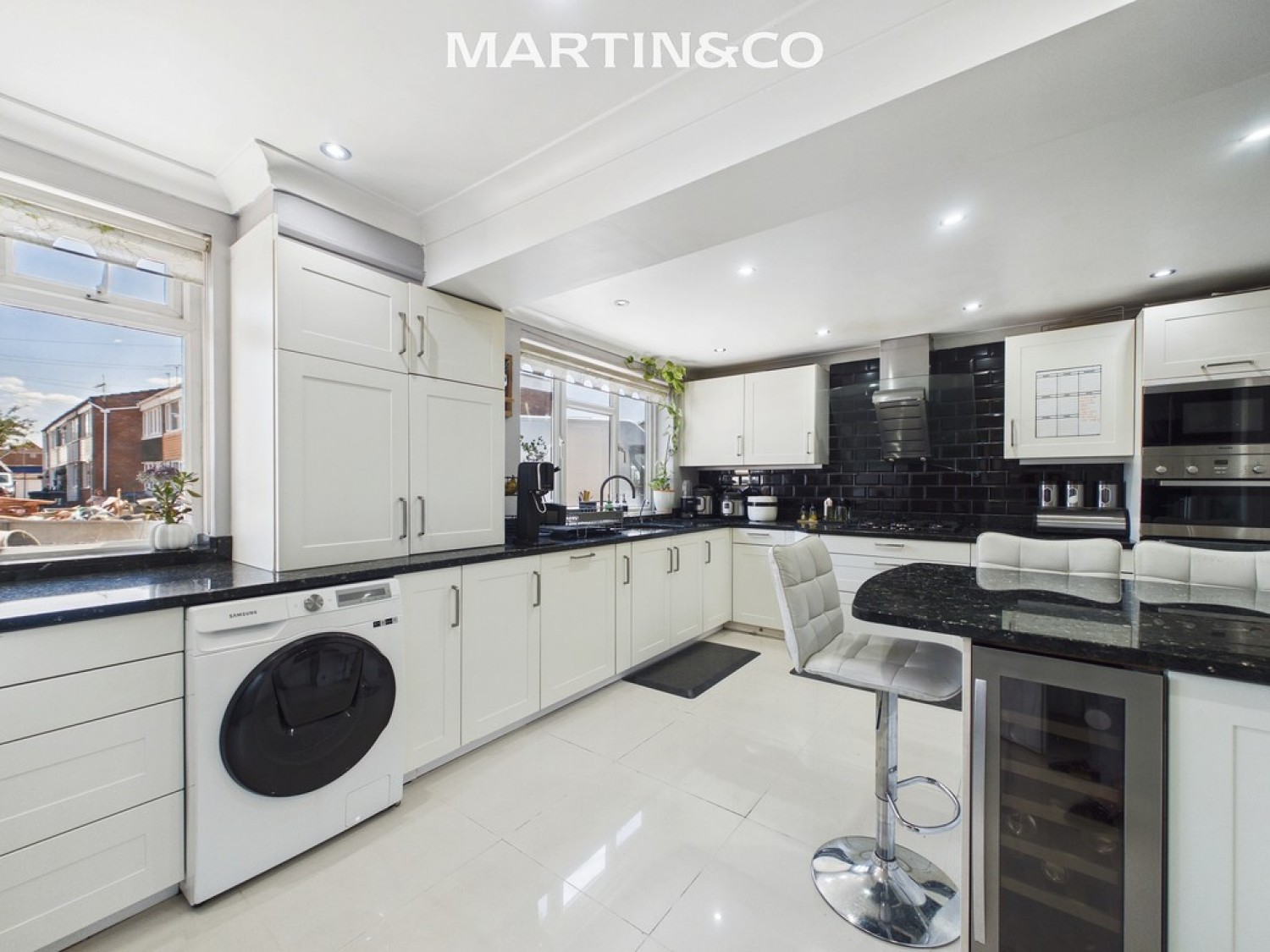 3 bedroom House for Sale Harcourt Close, Egham