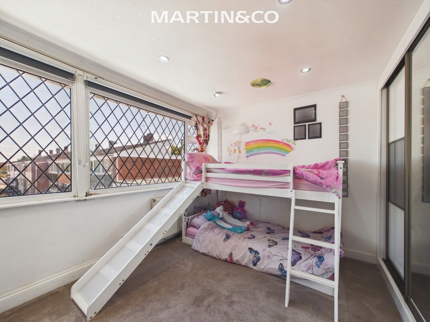 3 bedroom House for Sale Harcourt Close, Egham