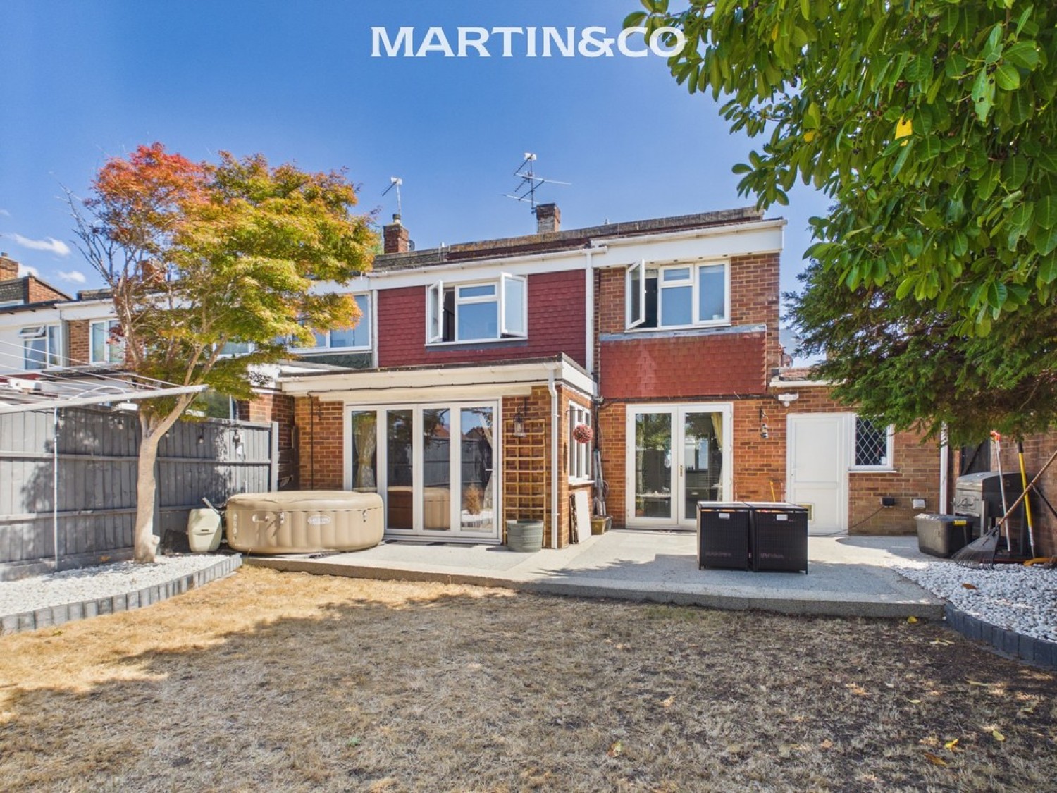 3 bedroom House for Sale Harcourt Close, Egham