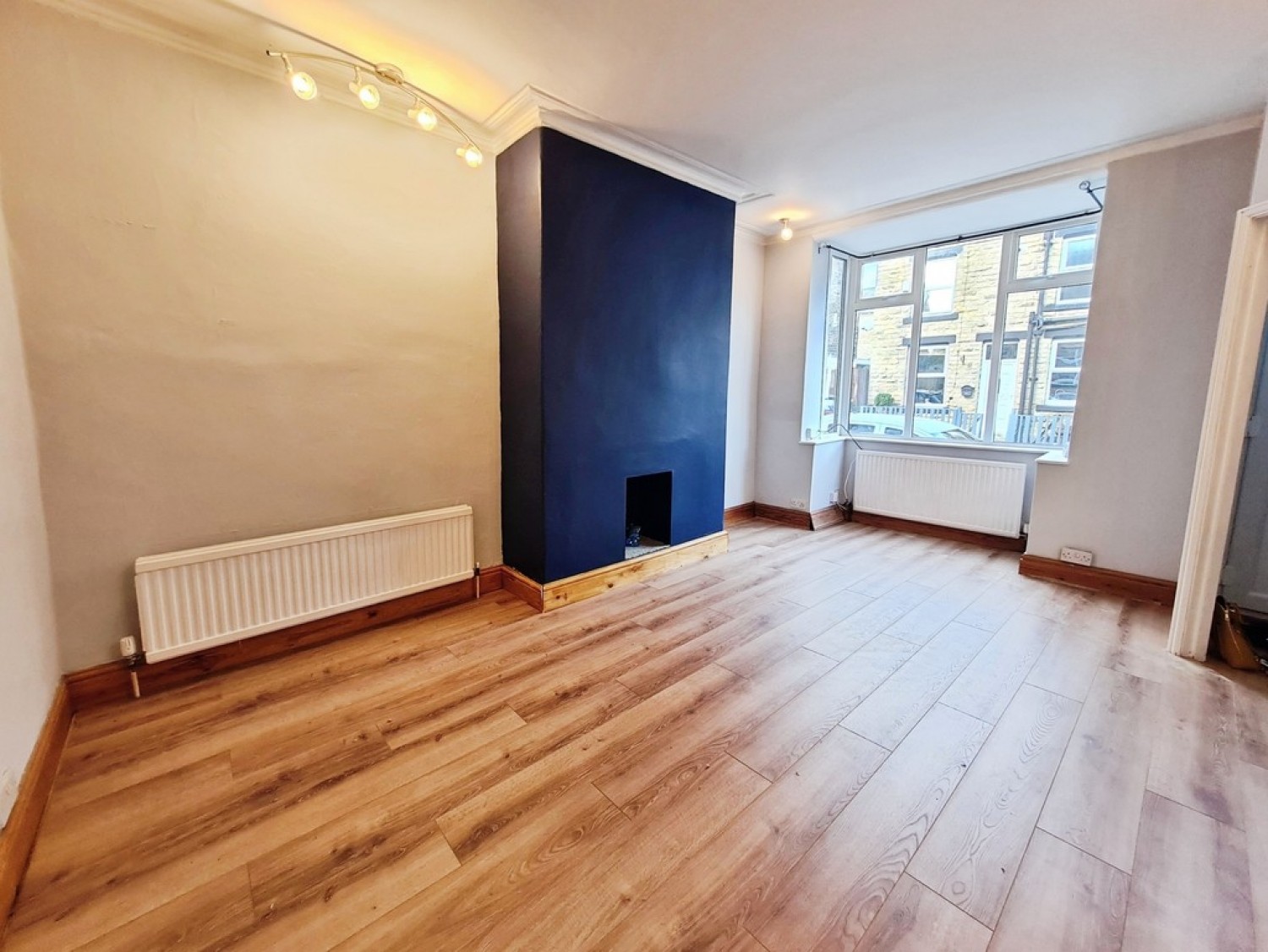 2 bedroom House for Letting Cowley Road, Rodley